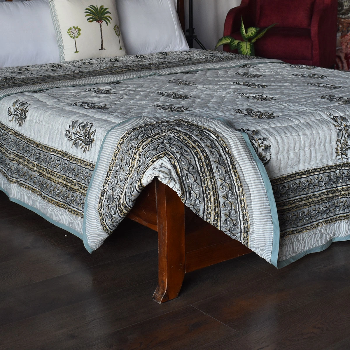 Hand Block Printed Cotton Queen Size Quilt Pan Leaf Dusk 100879