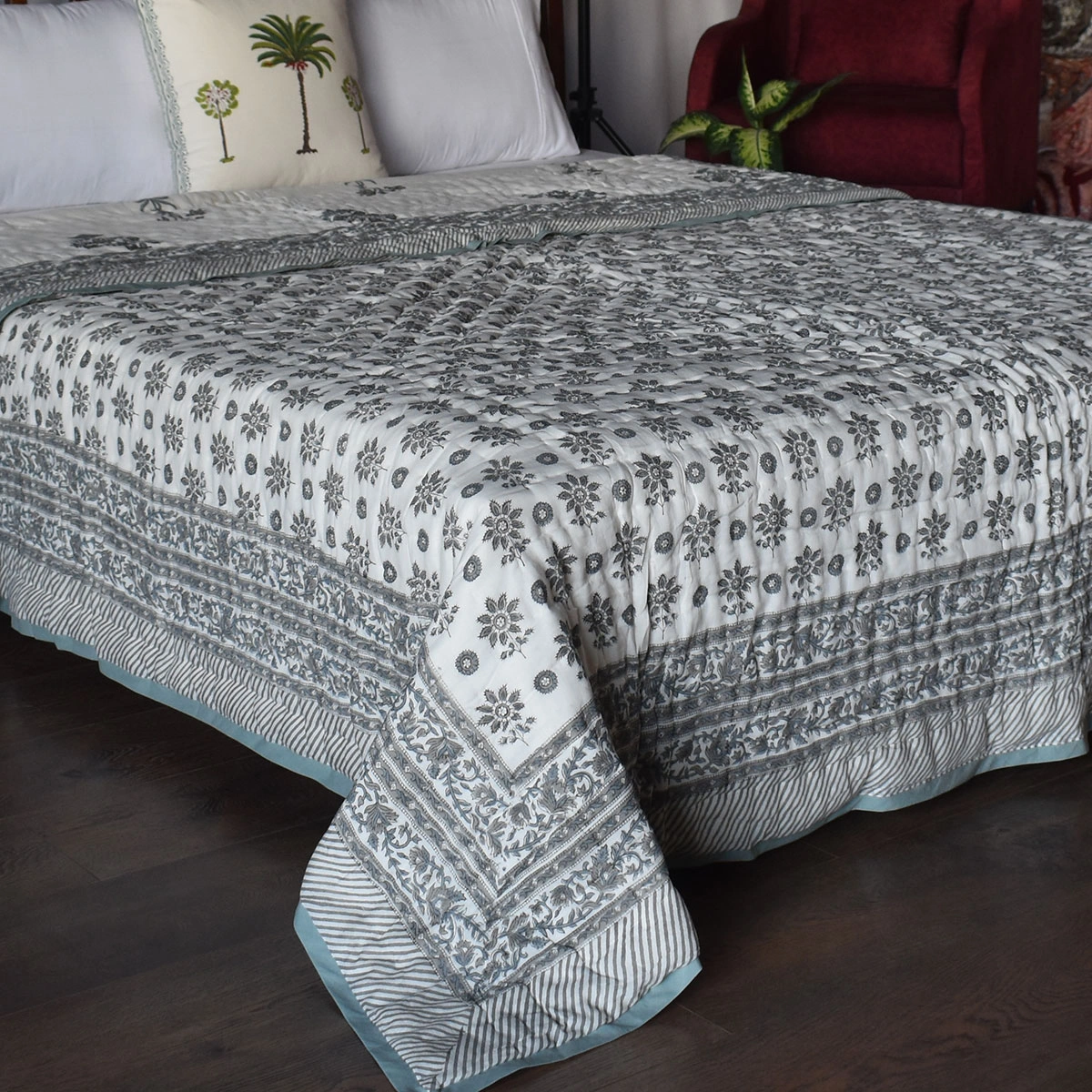 Hand Block Printed Cotton Queen Size Quilt Phool Tara Grey 260116