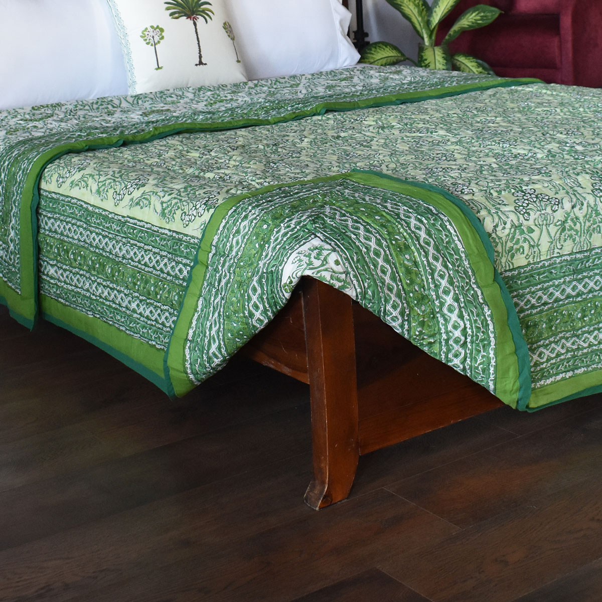 Hand Block Printed Cotton Queen Size Quilt Raat Ki Rani Green 207006