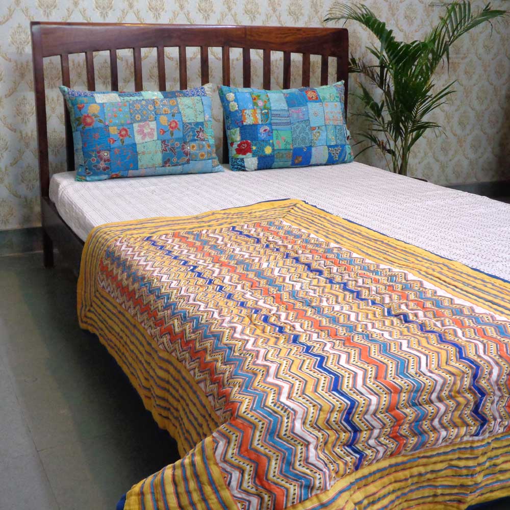 Hand Block Printed Baby Quilt 100x140 cm Jaipur Razai Designer Chevron 104406