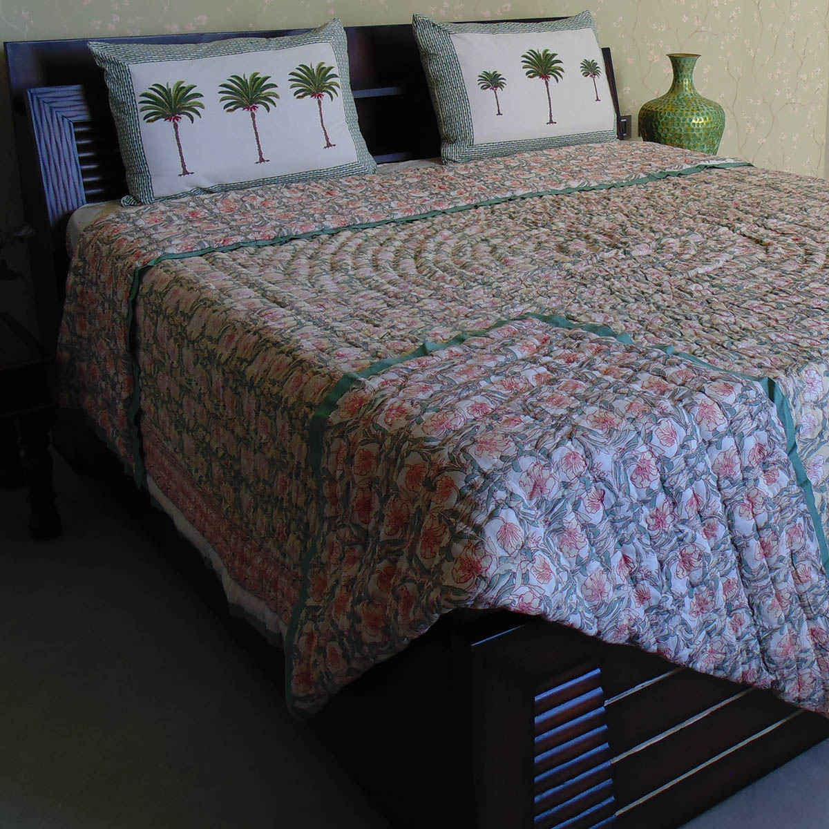 Hand Block Printed Cotton King Size Quilt Bauhaus Beige Gud 505032