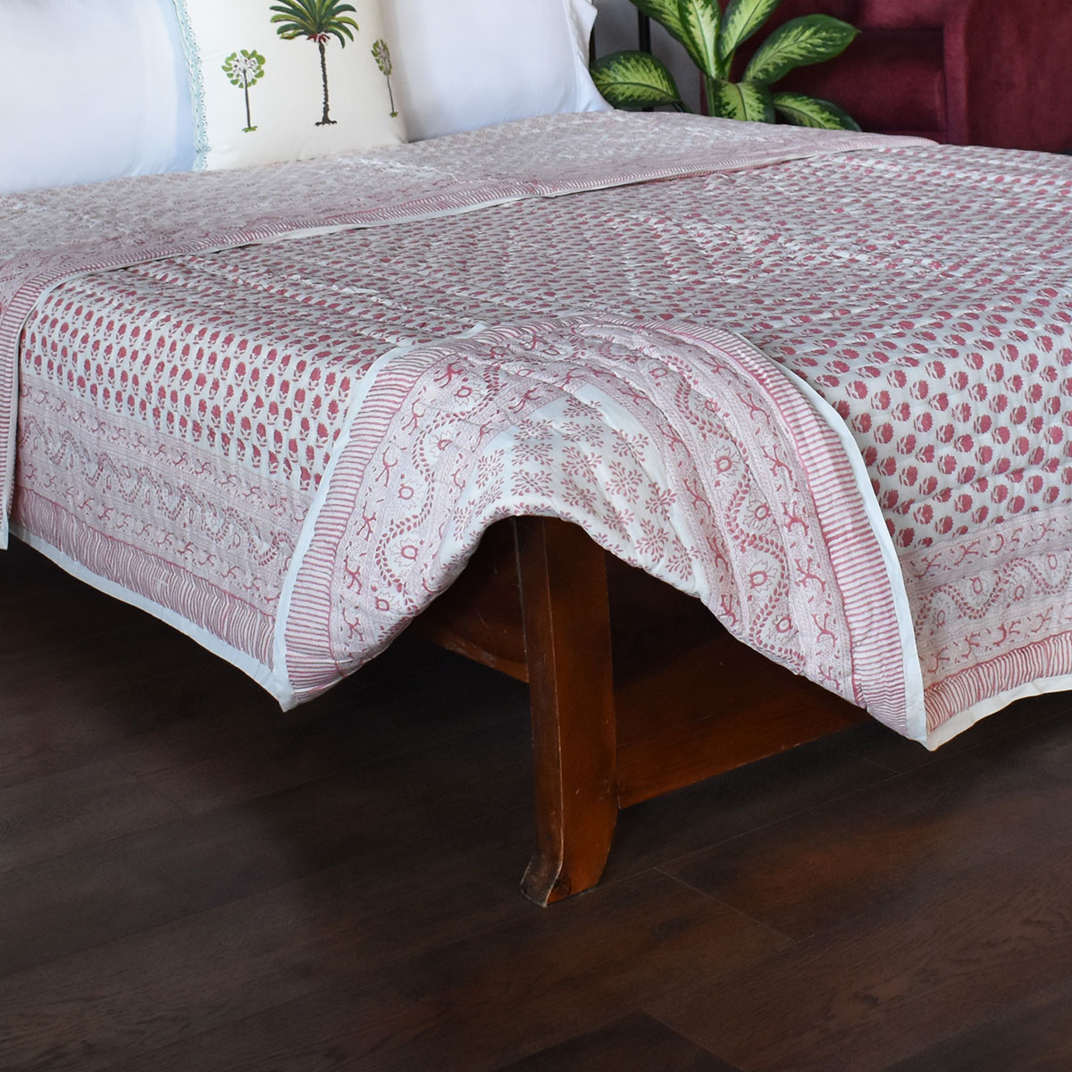 Hand Block Printed Cotton King Size Quilt Choti Booti Pink 202411