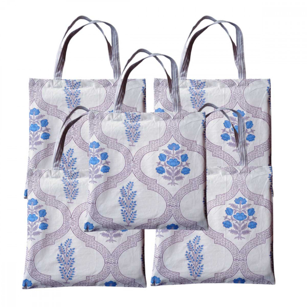 Image of Grocery Totes ( Set of 5 Bags) / Shehnaaz Boota 206961