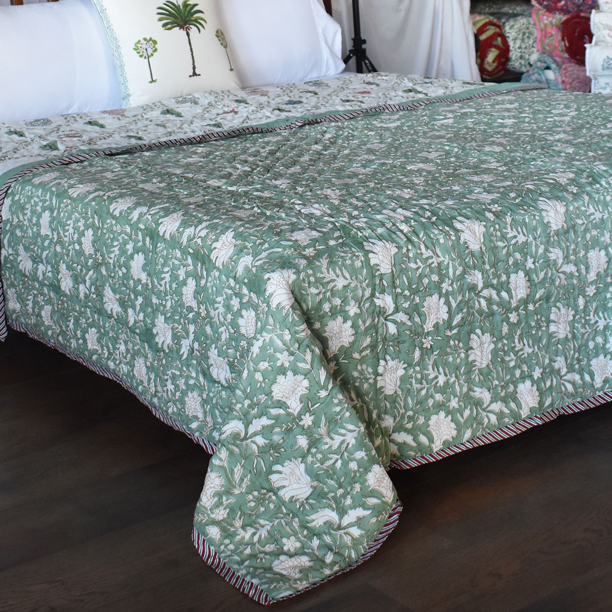 Hand Block Printed Cotton Queen Size Quilt White Green Flower 202215