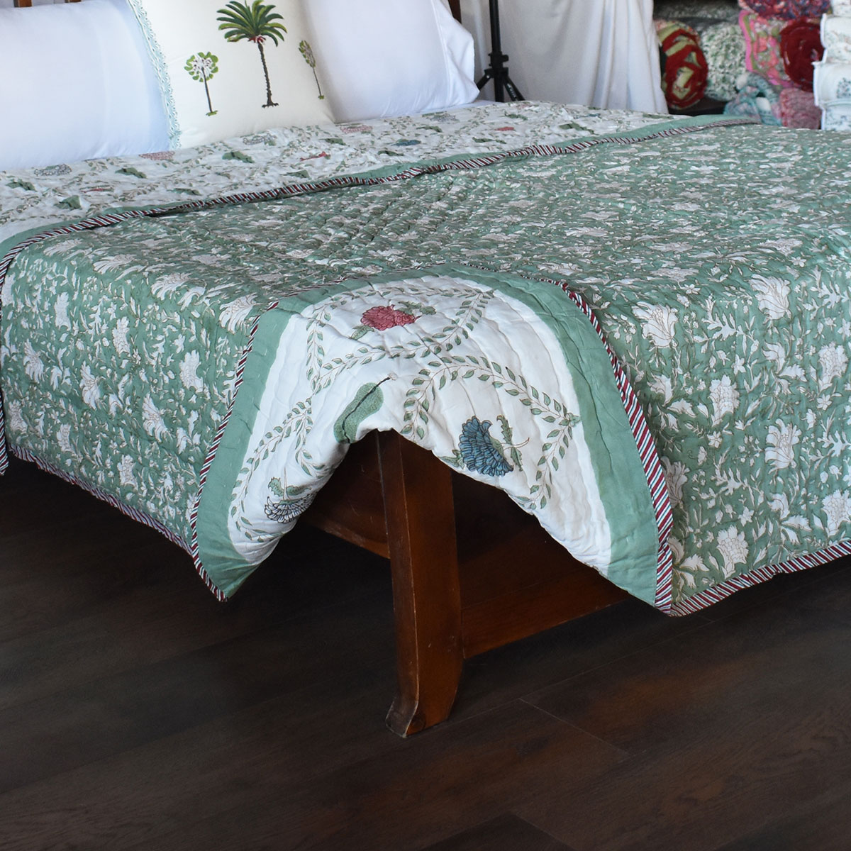 Hand Block Printed Cotton Queen Size Quilt White Green Flower 202215