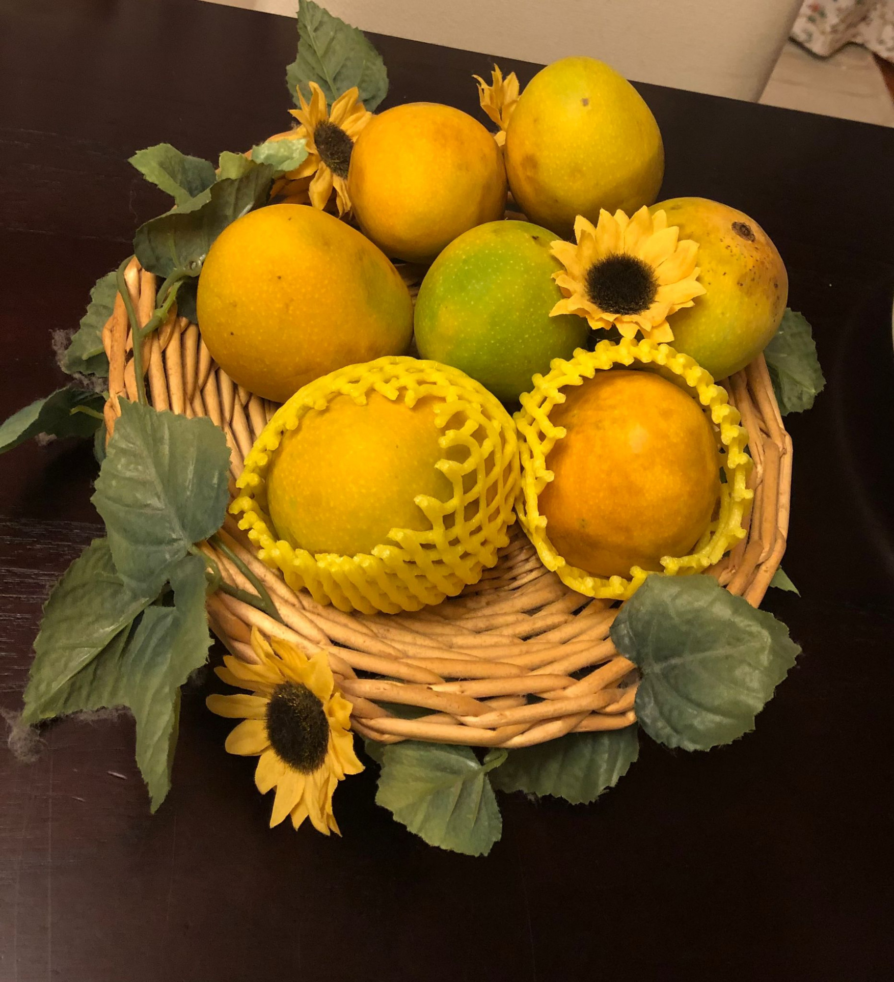 Alphonso Mango (Ratnagiri) Dozen(12pcs Approx 2.5 to 3kg)