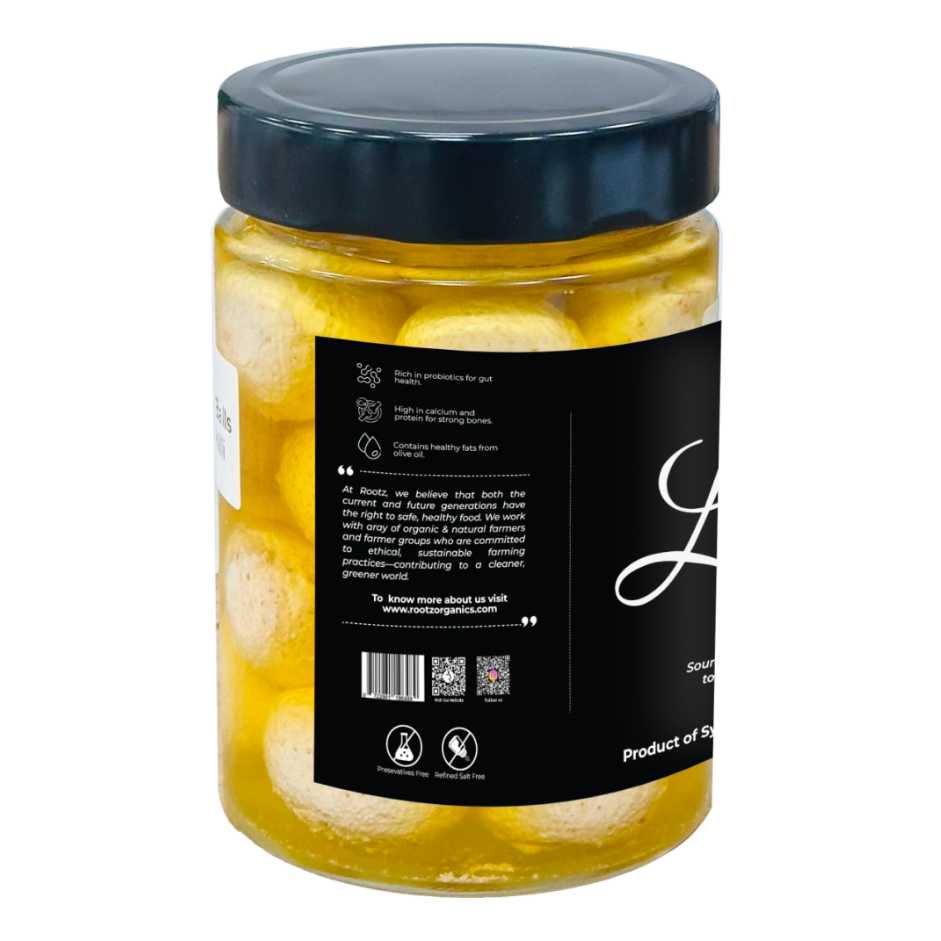 Fresh Labneh Balls with Red Chilli in Olive Oil – 500g | Spicy & Creamy | Locally Made in UAE