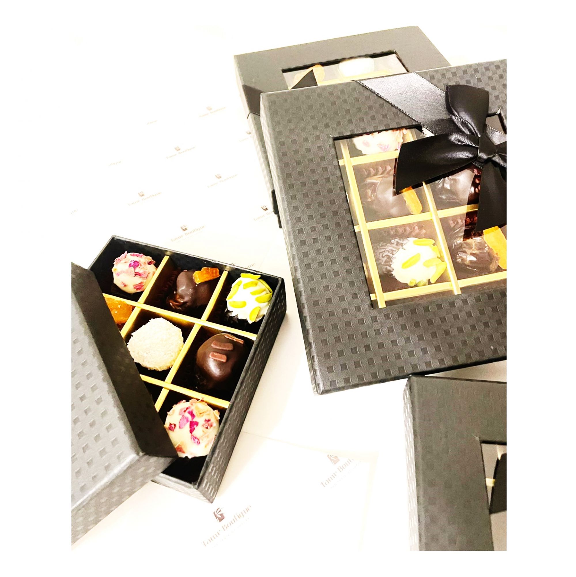 Travel Gift Box - Premium Dates Chocolates By Rootz (Box of 9)