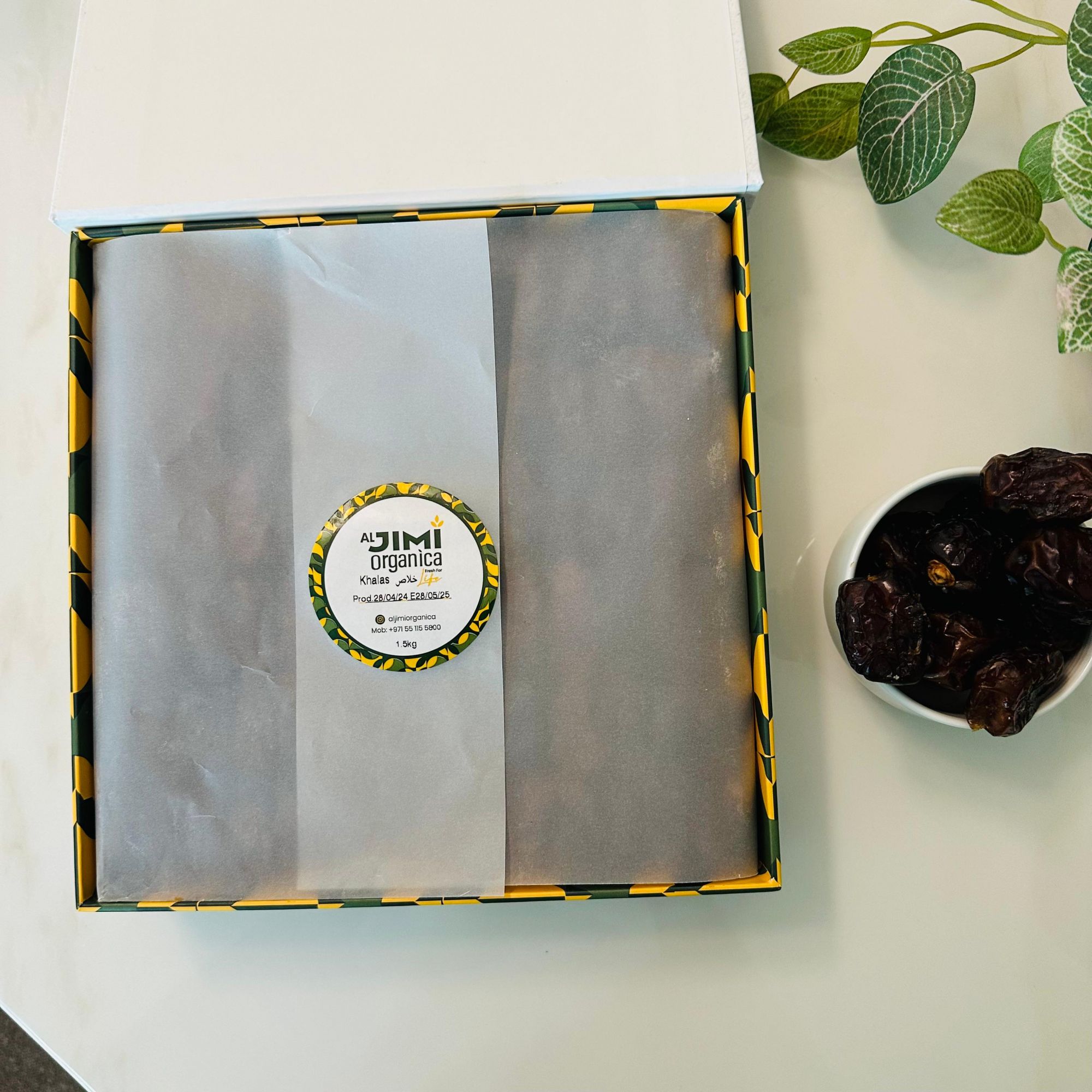 Dates VIP BOX by Rootz organics