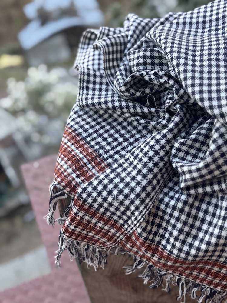 Image of Check pure wool stole