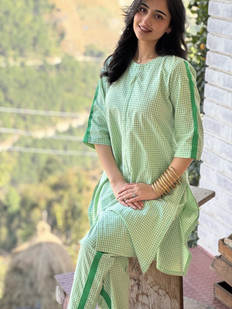 Image of CHECK ME GREEN