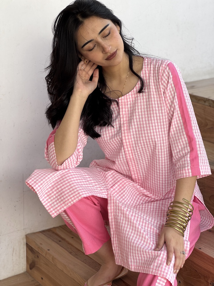 CHECK ME PINK