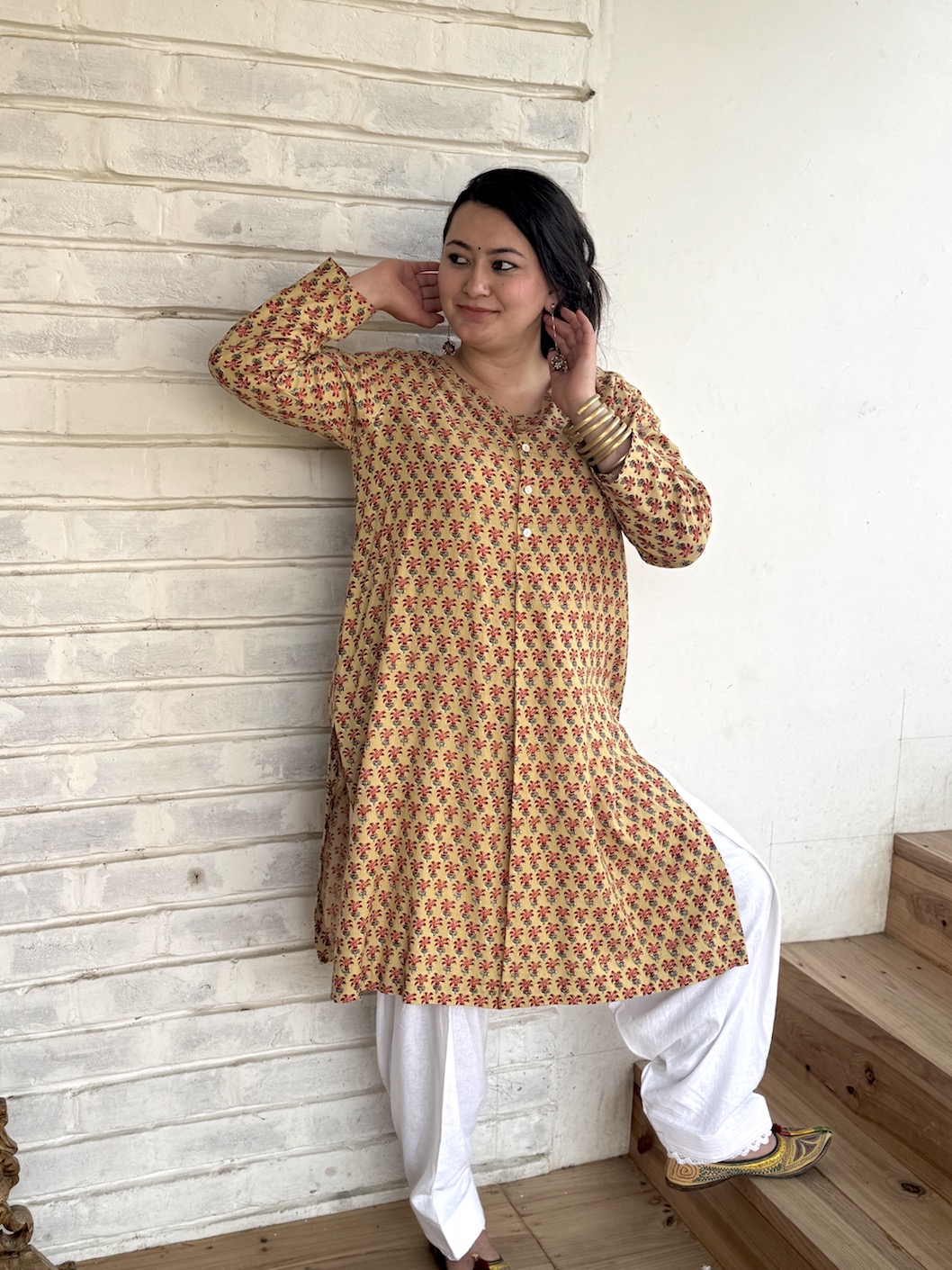 SUBTLE GREEN FLORALS