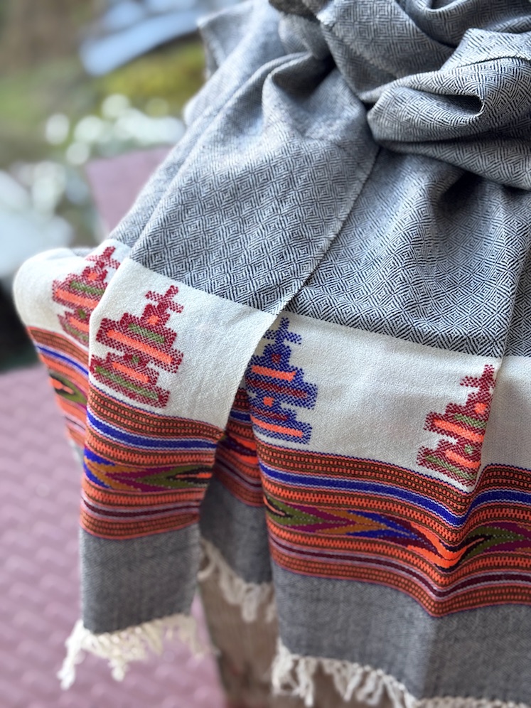 Pure wool shawl with stupa border