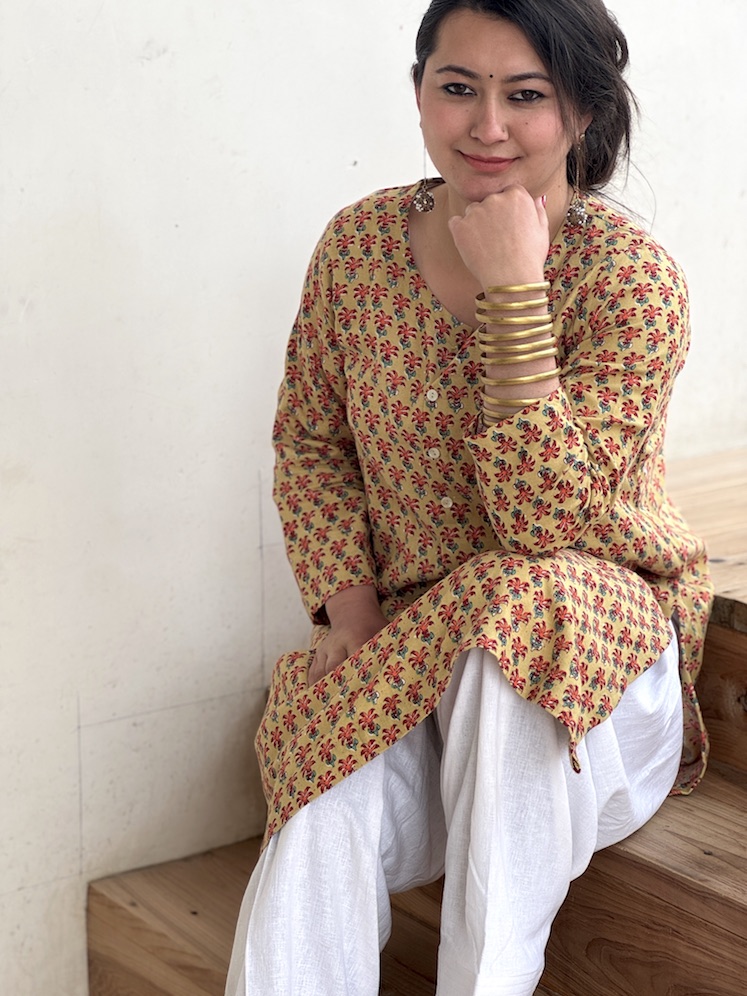 SUBTLE GREEN FLORALS