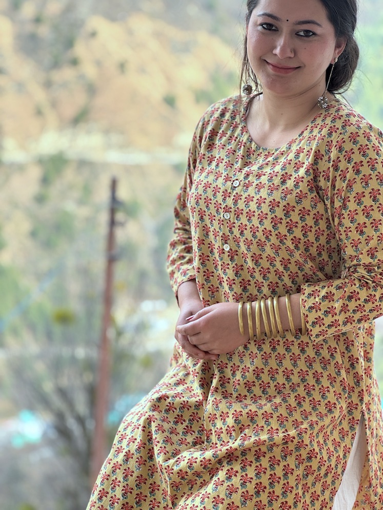 SUBTLE GREEN FLORALS