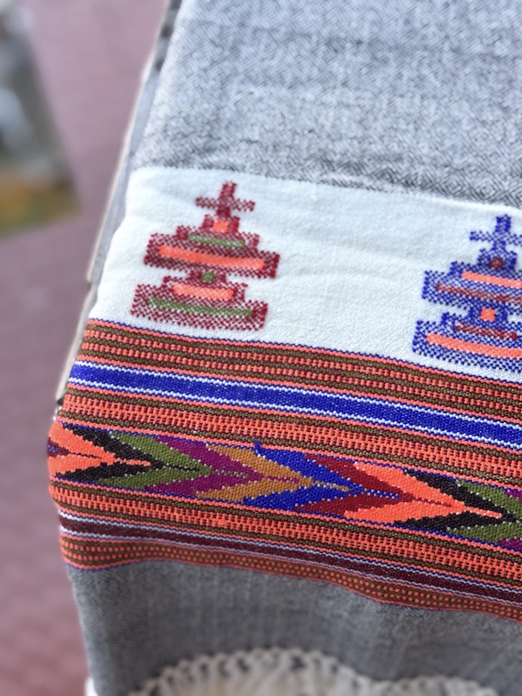 Pure wool shawl with stupa border