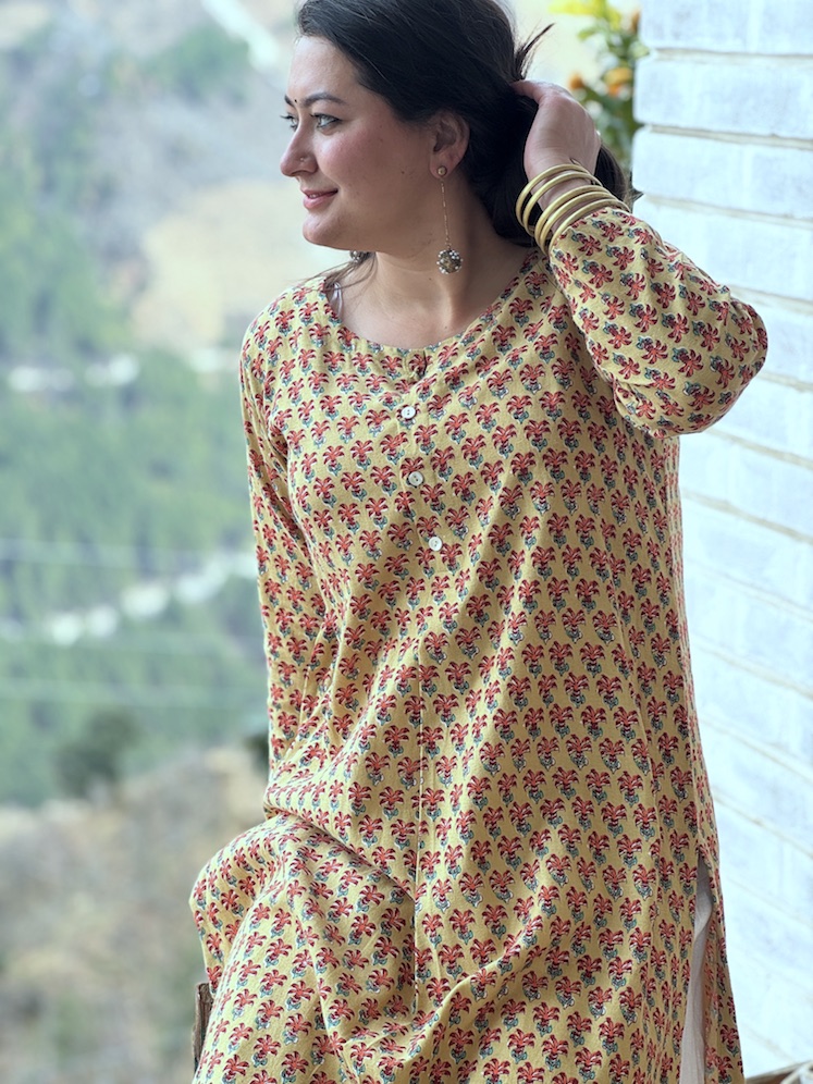 SUBTLE GREEN FLORALS