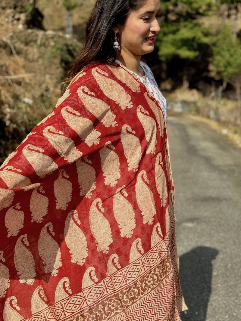 Madder red dabu dyed chanderi dupatta