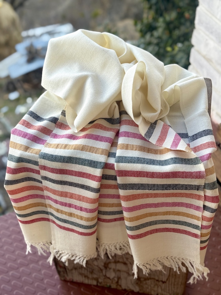 Image of Ivory pure wool stole