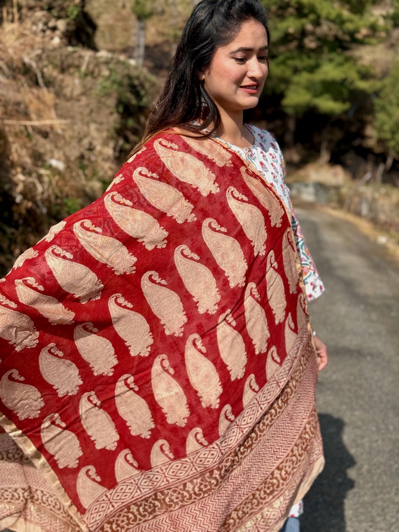 Madder red dabu dyed chanderi dupatta