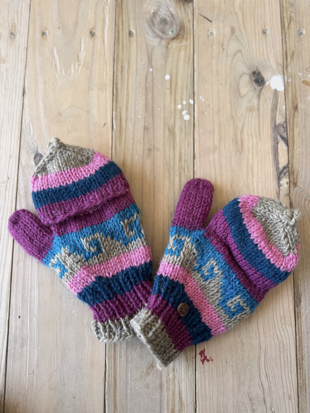 Sheep wool gloves with fleece lining 4