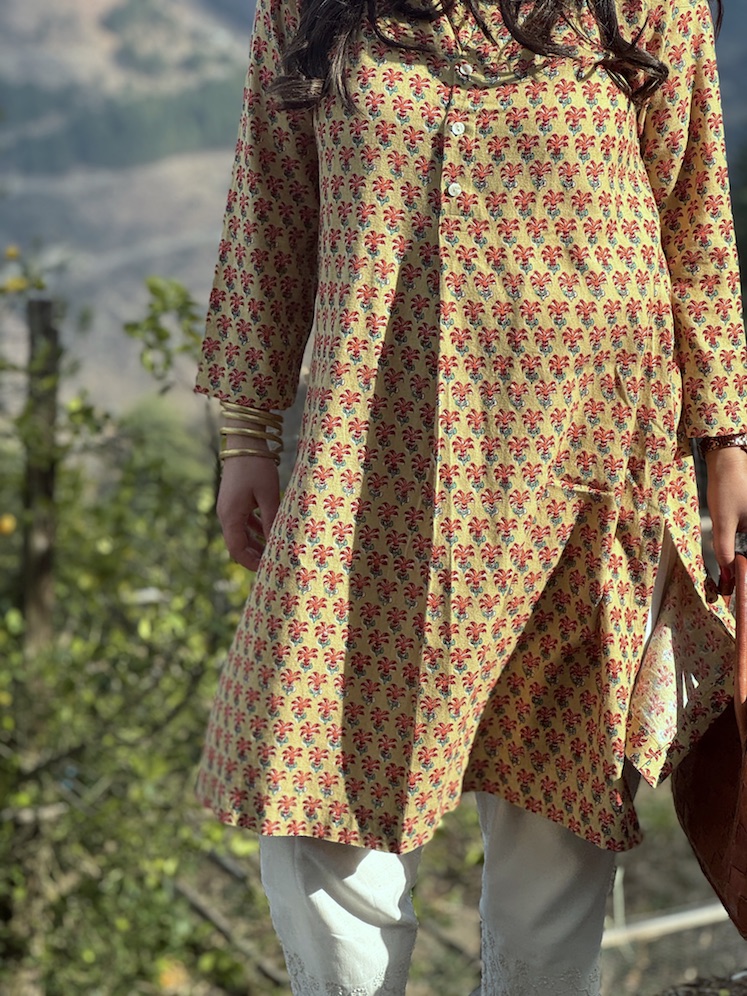 SUBTLE GREEN FLORALS