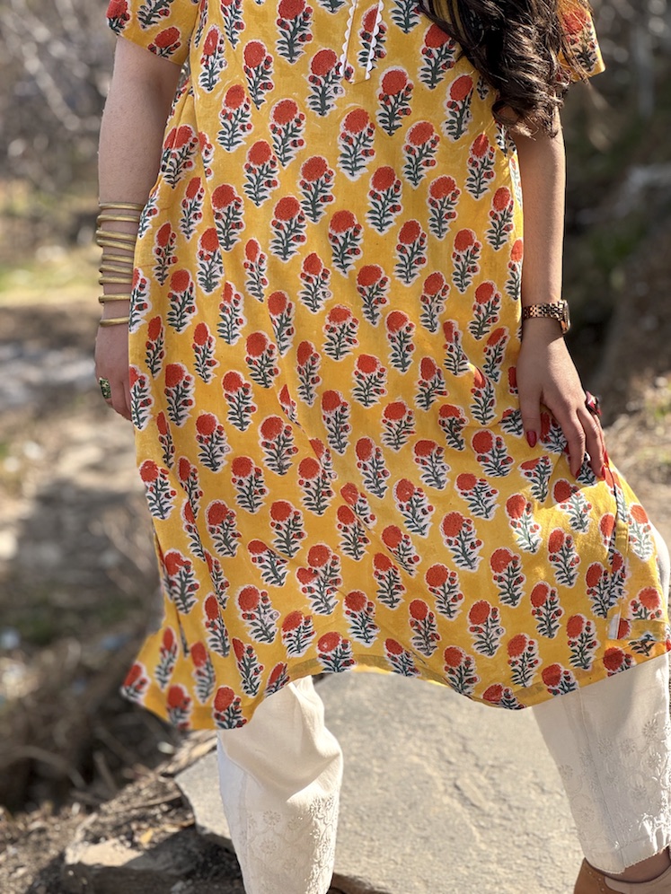 COLOR ME YELLOW