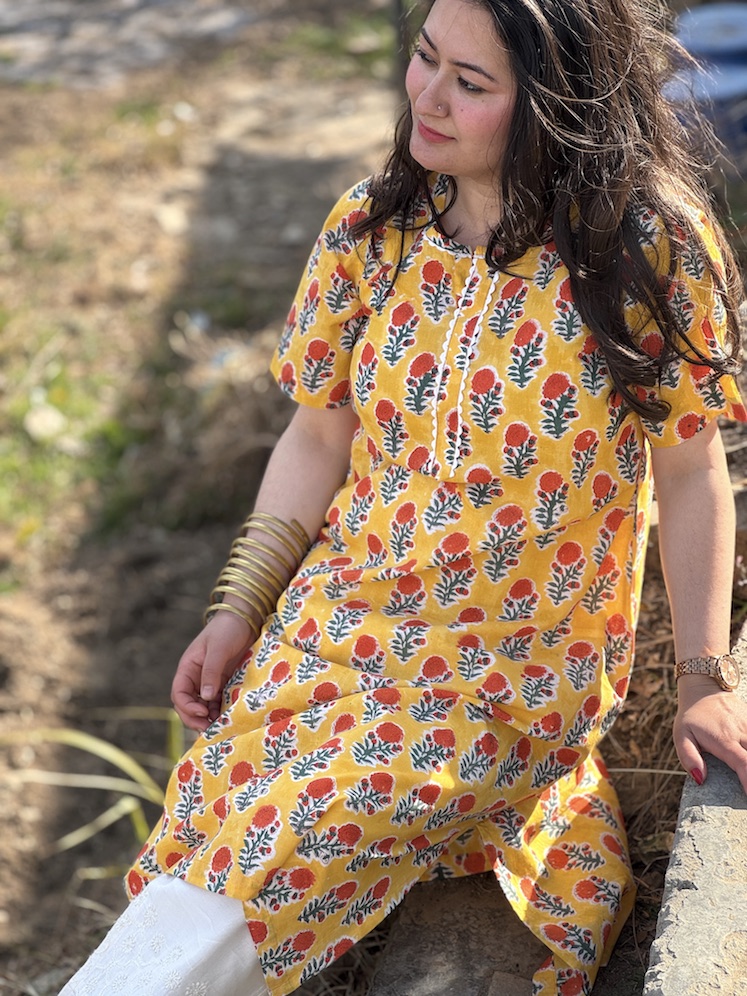 COLOR ME YELLOW