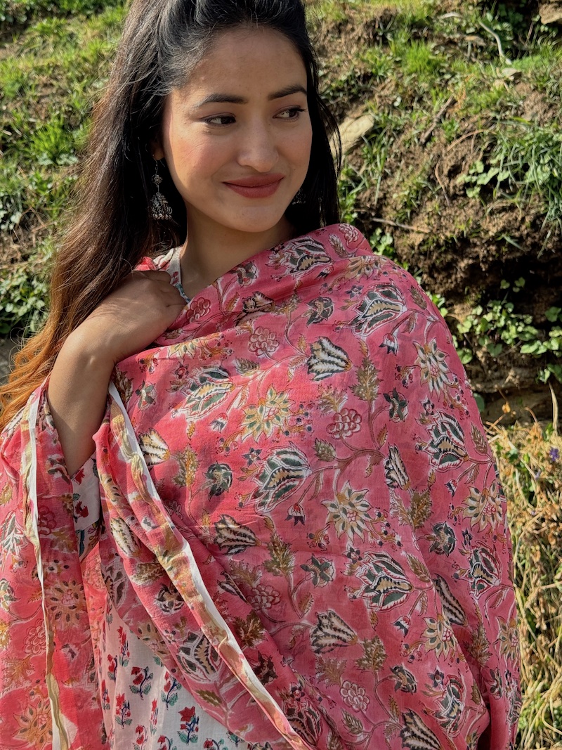 Pink chanderi dupatta