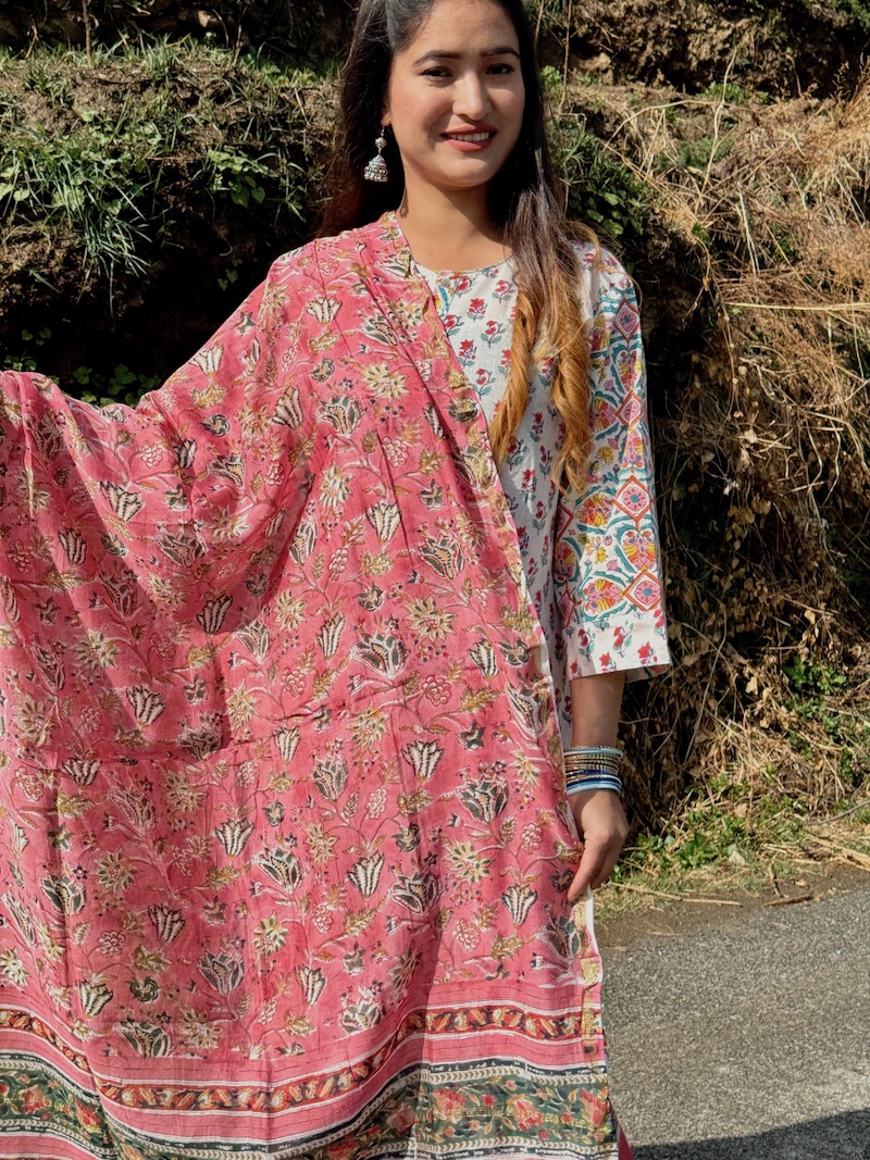 Pink chanderi dupatta