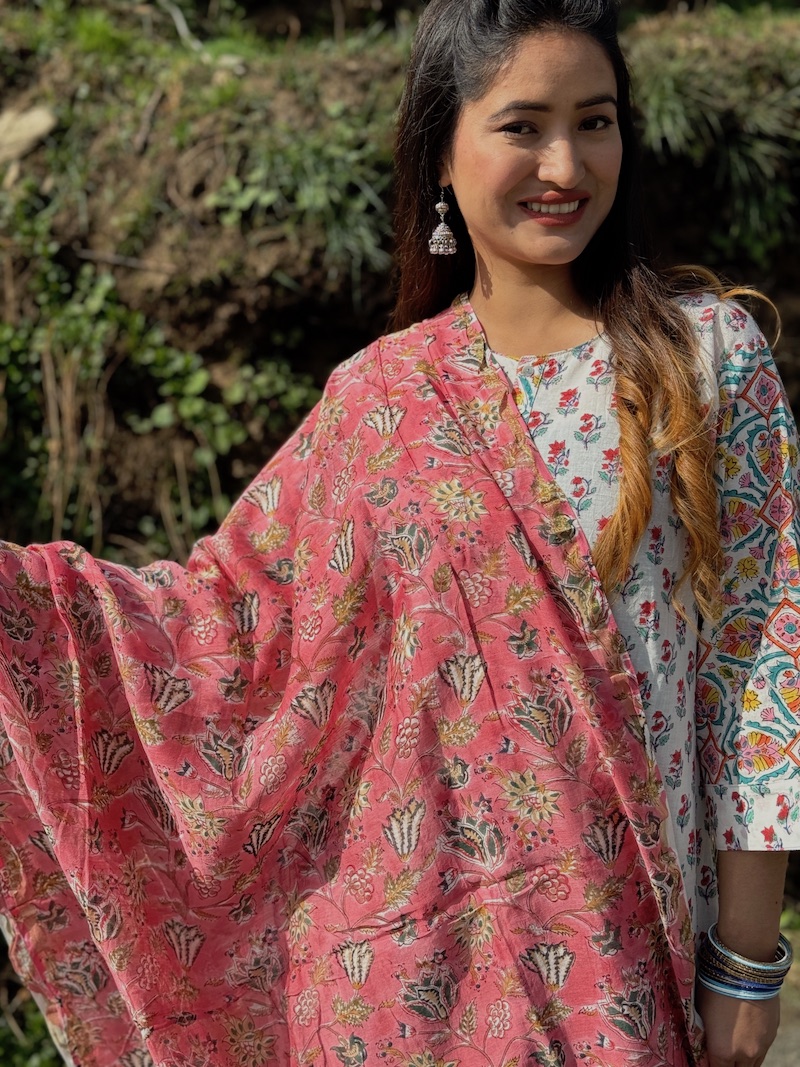 Pink chanderi dupatta