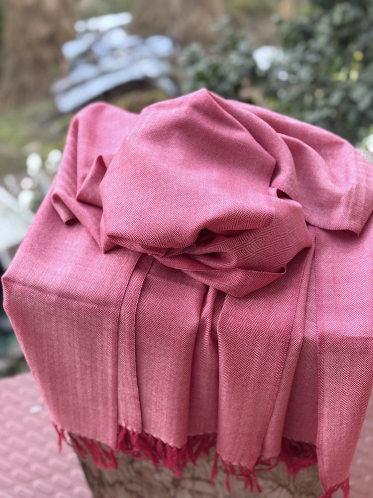 Image of Pink dual tone pure wool stole