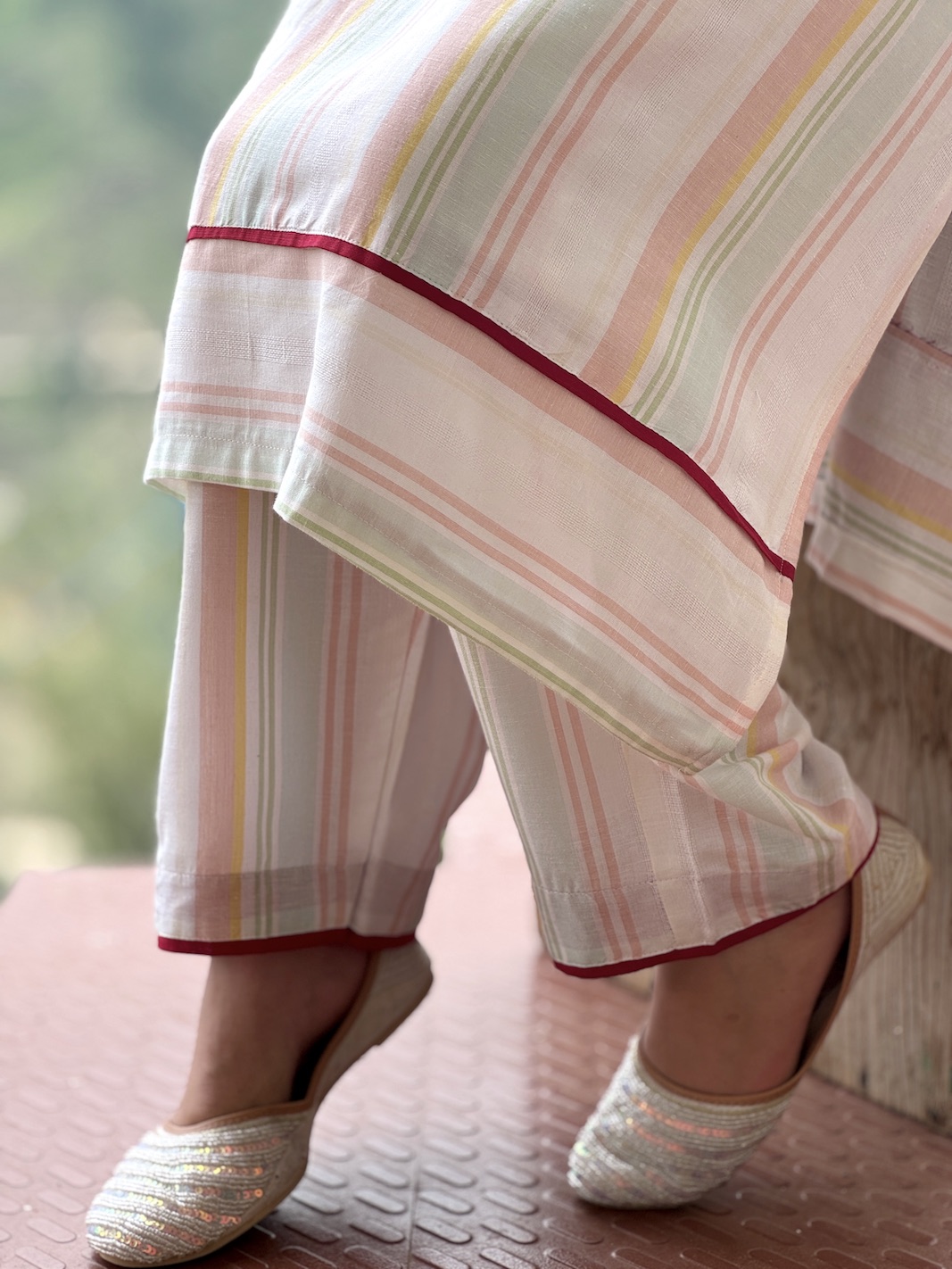 SHADES OF SOFT