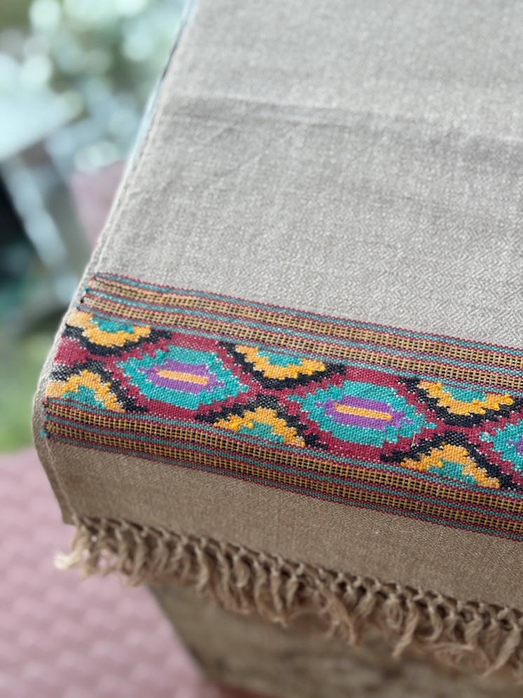 Mouse brown pure wool stole with traditional himachali border