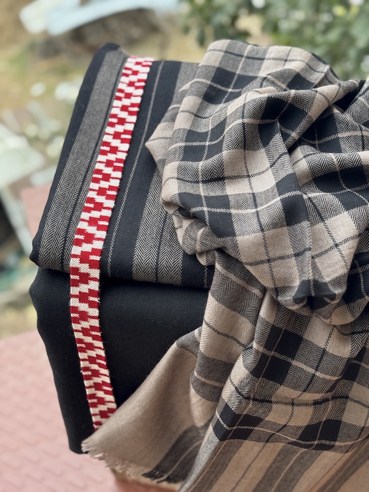 Spiti angora wool suit