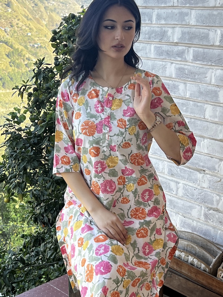 FLORAL FEEL