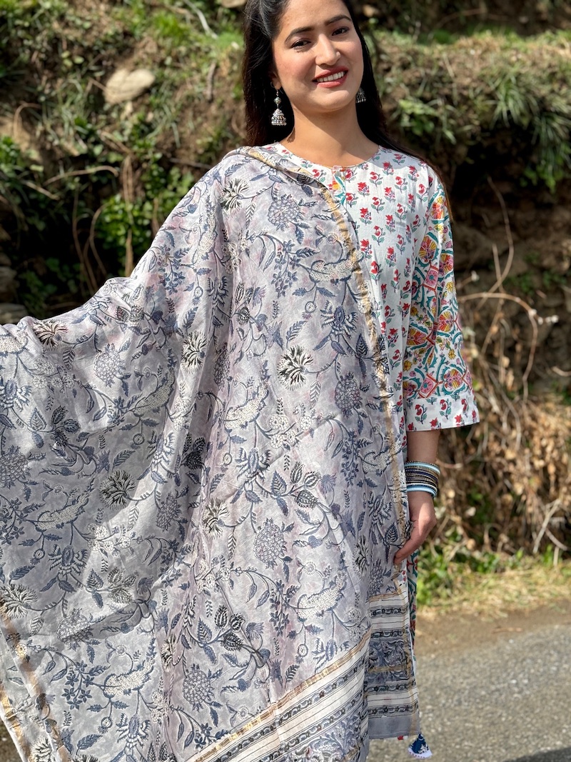 Grey chanderi dupatta