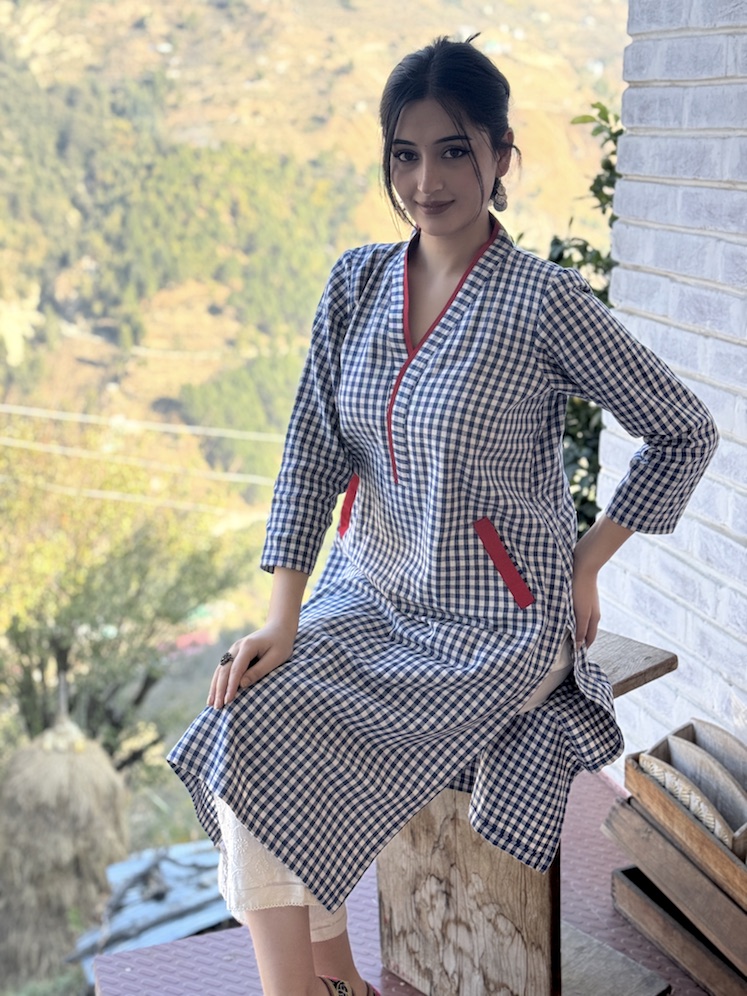 BLUE CHECKS