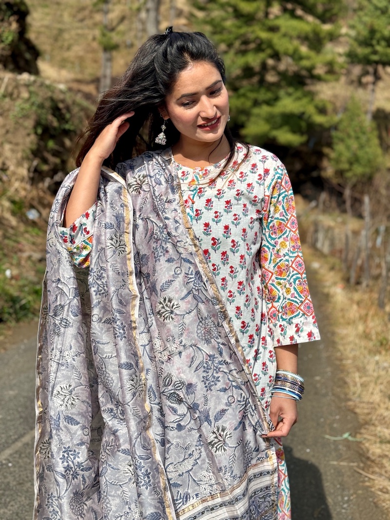 Grey chanderi dupatta