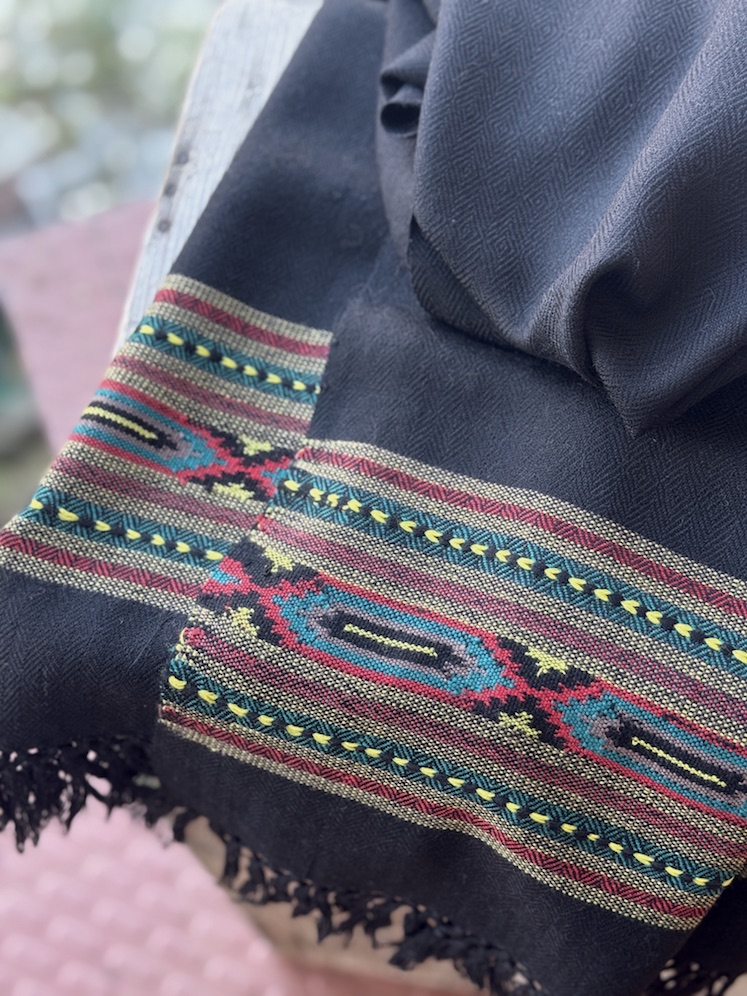 Black pure wool stole with traditional himachali border