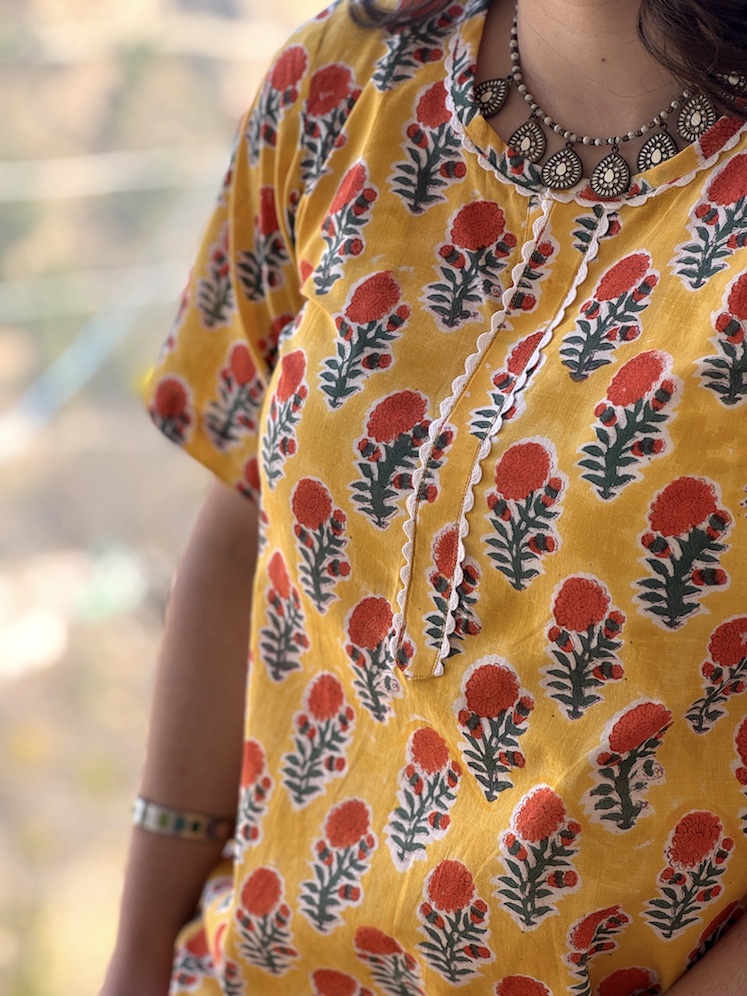 COLOR ME YELLOW