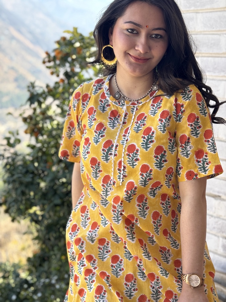 COLOR ME YELLOW