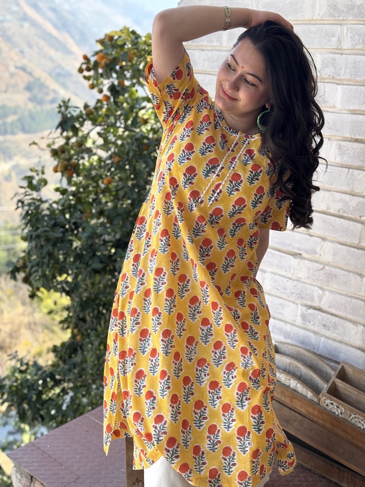 COLOR ME YELLOW
