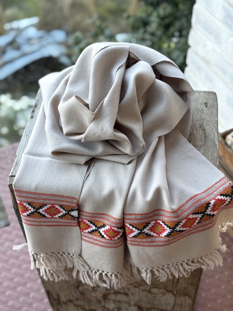 Pure wool stole with traditional himachali border
