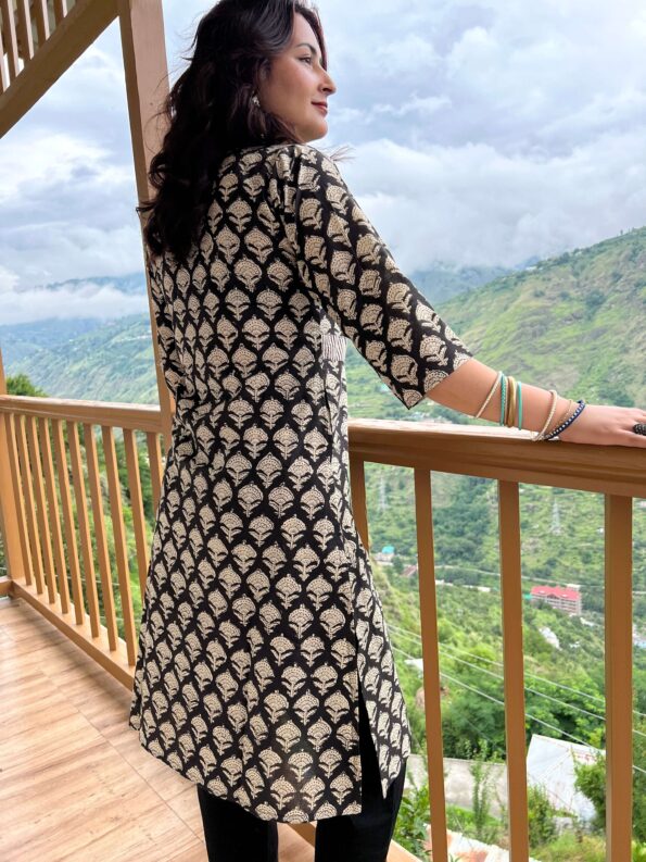 Meera block printed regular fit kurta