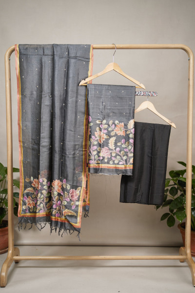 Image of Rangrekha Heritage - Gachi by Gachi tussar with hand hand print and aari work