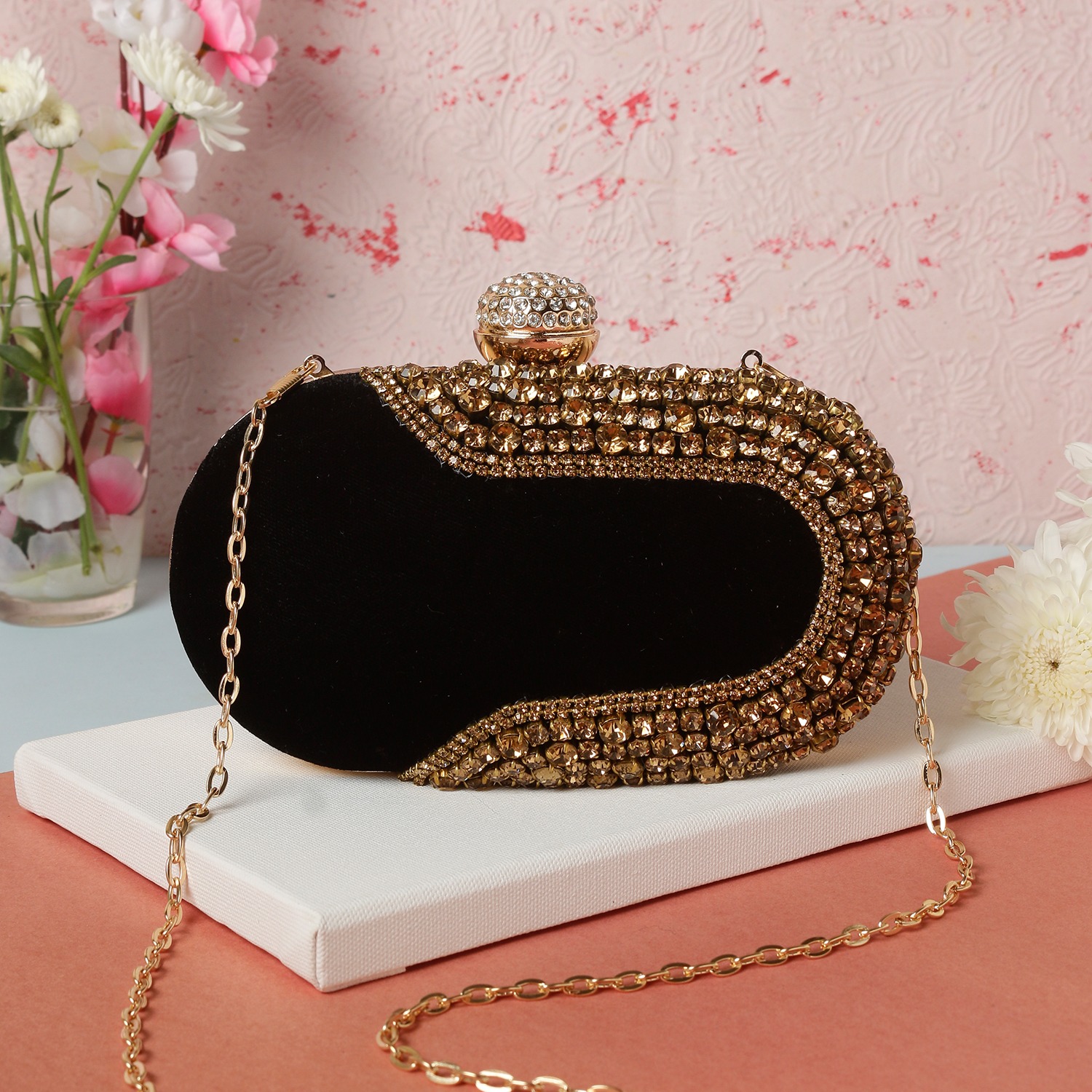 Oval Clutches