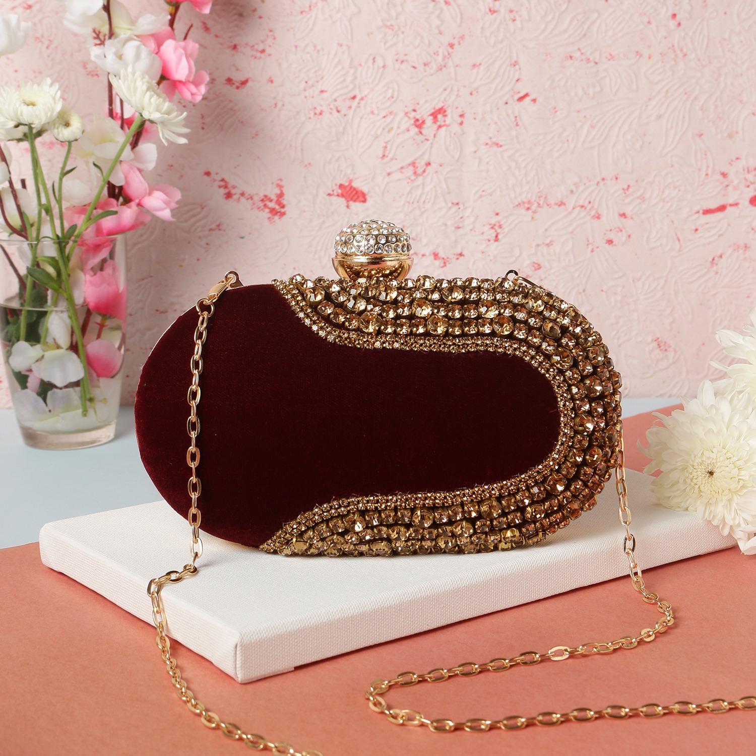 Oval Clutches