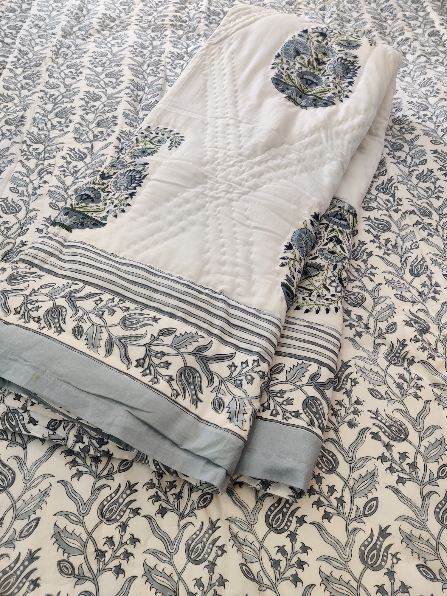 Hand Block Print Mulmul Quilt - Grey Boota Soft Jaipuri Razai Double